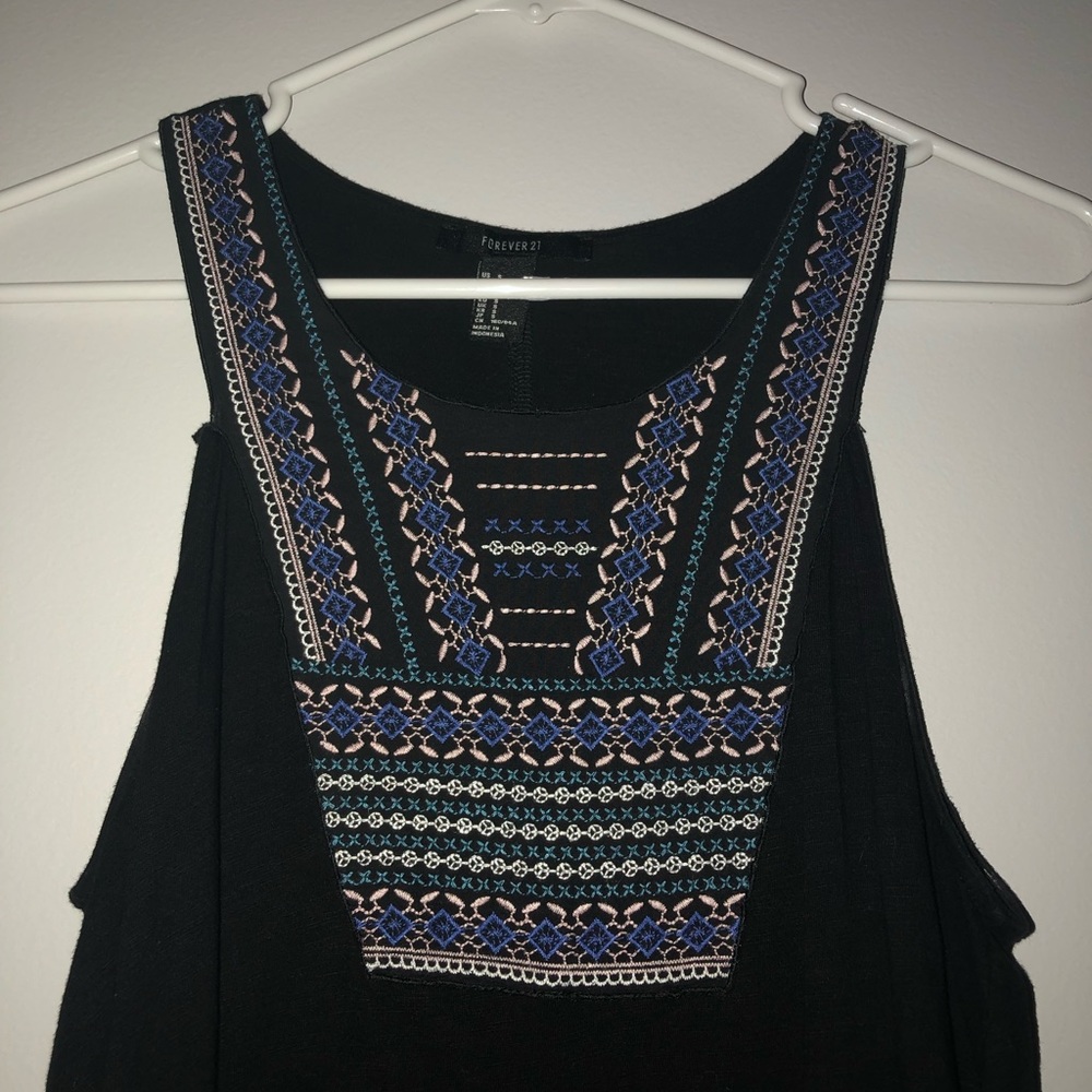 Flowy black dress with front stitching